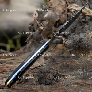Cuchillo de Caza de Acero de Damasco Forjado a Mano Personalizado, Hoja Fija con Punta de Clip y Borde Recto, Grado Industrial, Mango de Cuerno de Toro - Product Image 4