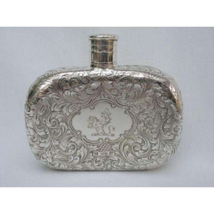 Nueva Botella de Metal Artesanal India de Primera Calidad con Trabajo Ornamental, Forma y Tamaño Personalizados, Botella de Metal a Precio Económico - Product Image 1