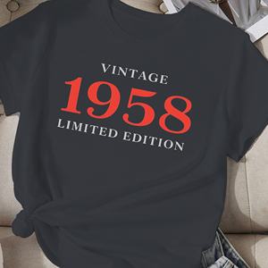 Camiseta cómoda Vintage 1958 Edición Limitada para mujer - Product Image 1