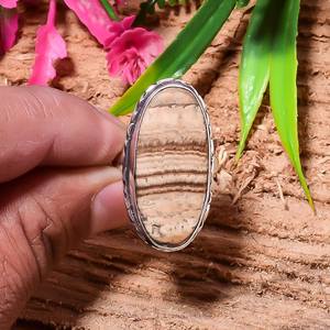 Bague en corail naturel faite à la main, argent sterling 925, corail ovale, style bohème, bijou statement, cadeau pour femme - Product Image 1