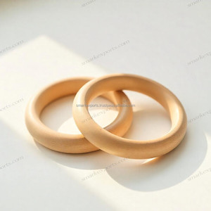 Bracelet en bois fait à la main hautement poli écologique pour femmes Design léger et élégant Bois de hêtre à vapeur naturel - Product Image 1