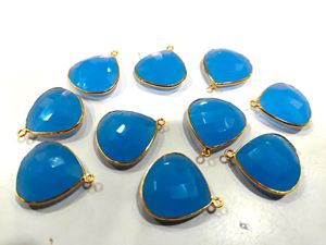 Chalcedoine bleue en forme de cœur, 20 mm, briolette, connecteur à boucle unique, breloques en pierre gemme serties - Product Image 1