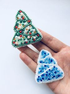 Broche Bordado a Mano con Cuentas, Elegante Pin Floral de Moda para Chaquetas, Abrigos, Vestidos y Bolsos - Product Image 2