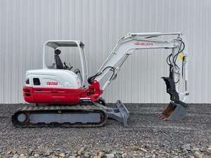 รถขุดขนาดเล็ก Takeuchi TB260 เครื่องยนต์ Kawasaki แบบตีนตะขาบ 42.4 กิโลวัตต์ วาล์ว Hydac มอเตอร์ Kyb PLC-Core เกียร์บ็อกซ์ เกียร์แบริ่ง 6 ตัน ราคาถูก - Product Image 5