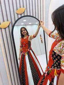 LAHENGA KEDIYU ( CHOLI ) PURE COTTON INNER <b>MICRO</b> COTTON REAL MIRROR WORK SUIT - Product Image 2
