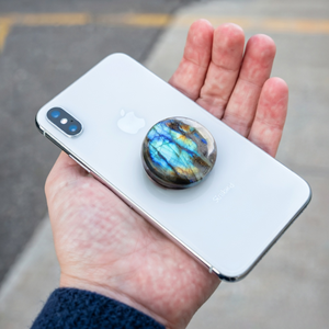 Exclusivo Soporte para Teléfono de Labradorita con Acabado Brillante, Regalo de Cumpleaños |   Empuñadura de Cristal Natural Flash |   Elegante Soporte para Móvil |   Diseño Artesanal - Product Image 1