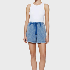 Shorts en jean pour femmes, nouvelle collection été, personnalisables en gros, shorts délavés à l'acide avec logo et design sur mesure pour femmes - Product Image 6