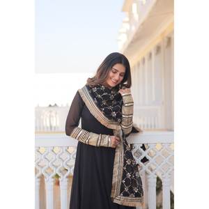 ROBE COUPE ALIA READYMADE NOIR AVEC SET-KKA-1070 DUPATTA - Product Image 3