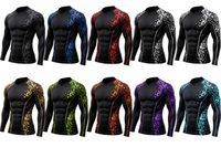 Rash Guard Pria Lengan Panjang O-Neck Custom Print Motif Geometris Oranye Hitam di Bagian Depan, Bahan Spandex Bernapas, Anti-UV, Cepat Kering