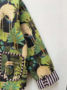 Chaqueta Bomber de Algodón Acolchada con Diseño Floral Kantha, Reversible, Ecológica, Transpirable, Corta para Invierno - Product Image 3