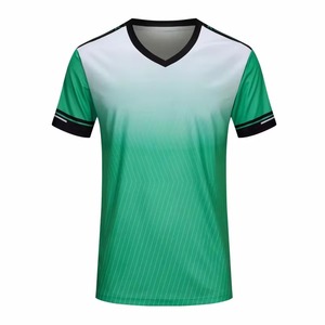 เสื้อฟุตบอลระบายอากาศได้ดี แห้งเร็ว ชุดกีฬาทีม พิมพ์ลายดิจิทัล โลโก้สั่งทำได้ โพลีเอสเตอร์/คอตตอน แขนสั้น สำหรับฝึกซ้อมและแข่งขัน - Product Image 6