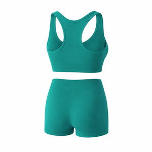 Ensemble de yoga pour femmes au design tendance et durable, vêtements de sport personnalisés pour femmes, leggings de fitness sans couture, doux et respirants - Product Image 2