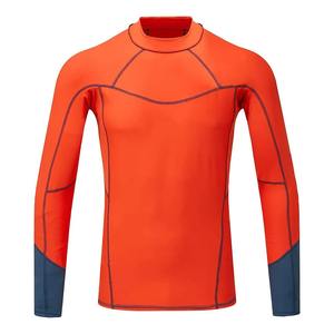 เสื้อแรชการ์ดแขนยาวสีส้มสำหรับผู้ชาย ผ้า Neoprene แห้งเร็ว ไซส์ผู้ใหญ่ 160 กรัม พิมพ์ลายดิจิตอล โลโก้ด้านหน้า - Product Image 1