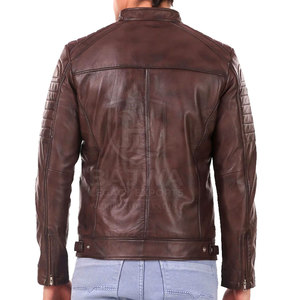 Chaqueta de motociclista premium hecha con tela de calidad y estilo atemporal para viajes en motocicleta y ropa urbana. - Product Image 2