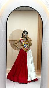 Conjunto de Lehenga Tradicional Étnico para Mujer, Rojo y Blanco, de Algodón, Sin Arrugas, Protección Solar, Secado Rápido, para Todas las Temporadas, Largo hasta el Suelo - Product Image 1