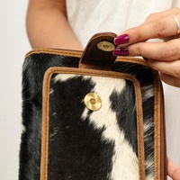 Sac à bandoulière pour téléphone portable en cuir véritable de vachette, design exotique de luxe Lather Walla, petit format pour femme, poche sculptée, personnalisable