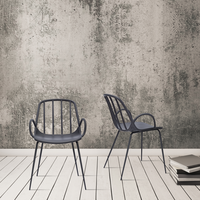 Chaise de salle à manger moderne en plastique avec pieds en métal, accoudoirs en PP, chaise d'appoint pour restaurant, hôtel, école et salon