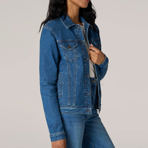 Vestes en jean pour femmes de qualité supérieure, conçues pour sublimer votre garde-robe avec un style classique et une coupe confortable pour les looks décontractés. - Product Image 5