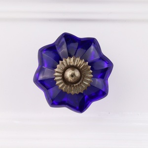 Tiradores de cajones de diseño en cristal azul melón de calidad premium al por mayor, pomos para cómodas, tiradores para gabinetes, herrajes elegantes con acabado de lujo. - Product Image 2