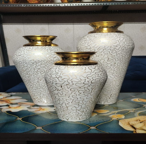 Modern <b>gold</b> <b>vase</b> with an exquisite black honeycomb mesh overlay and a decorative black tassel available at wholesale prices. - Product Image 2