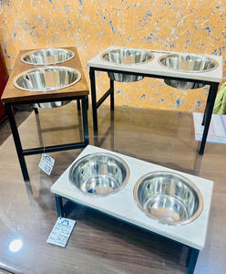 Alimentador de mascotas alto de doble comedor de acero inoxidable Soporte de acero pulido con placa superior de madera para perros y gatos - Product Image 4