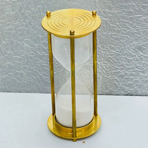 Sablier en laiton massif de 6 pouces, motif ange animal 3D |   Pièce de table décorative vintage en fonte pour la remise des diplômes - Product Image 1