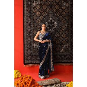 Colección de Saris Indios y Pakistaníes de Terciopelo Bordado para Invierno, Sin Costuras, de Fatema Fashion - Product Image 1