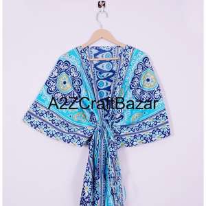 Kaftán Corto Hecho a Mano en India con Estampado Floral, Ecológico, Lavable, Ropa de Dormir Natural, Kimono, Vestido, Cubrebaño Corto para la Playa - Product Image 3