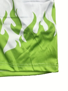 Shorts de course pour hommes avec passepoil contrastant, taille élastique et cordon de serrage – Légers, durables et élégants pour la gym et l'été - Product Image 4