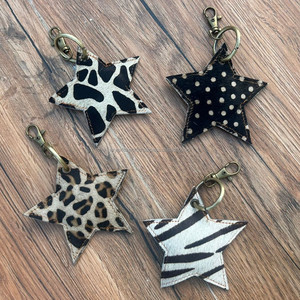 Lo más nuevo, llavero hecho a mano con pelo en cuero de vaca en forma de estrella, llaveros de vaquero y vaquera de cuero genuino occidental, llavero con estampado de vaca - Product Image 3