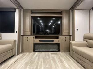 Autocaravana de Lujo Confortable 2025 K-Z Rv D-u-r-a-n-g-o 333RLT, Remolque de Viaje, Casa Rodante - Product Image 2