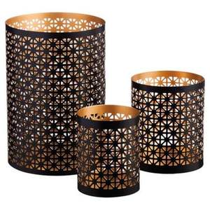 Portavelas de metal artesanal inspirado en la tradición, que ofrece una belleza atemporal e iluminación reconfortante. - Product Image 5