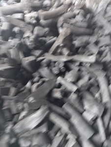 Carbón Vegetal Premium de Madera Dura Khaya de Vietnam |   Alto Rendimiento de Calor y Combustión Limpia |   Combustible para Barbacoa al por Mayor para Importadores Globales - Product Image 2