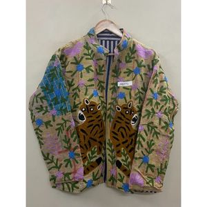 Blazer pour femme fait main et cousu à la main, veste brodée Suzani, tissu floral Kantha, col montant, manches longues en coton - Product Image 1