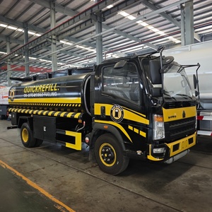 Camion-citerne <span class=keywords><strong>mobile</strong></span> HOWO 5m³ 8m³ 10m³ pour le transport d'essence et de diesel, LHD RHD - Product Image 1