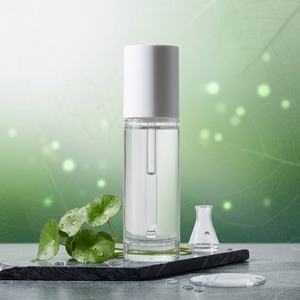 เซรั่มบำรุงผิว 3X Triple Cica Soothing ผสมสารสกัดจากใบบัวบกและมาเดคาโซไซด์ รับผลิตแบบ OEM ODM บรรจุขวดแก้ว 50 มล. ขั้นต่ำ 400 ชิ้น - Product Image 3