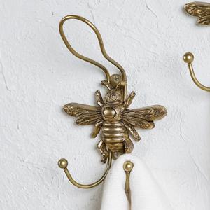 Porte-manteau mural double crochet en métal au design classique, robuste et pratique - Product Image 5