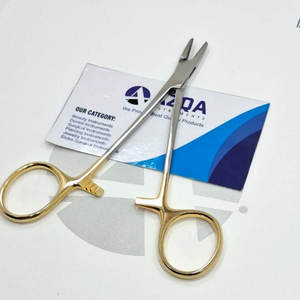Ensemble d'instruments de suture chirurgicale de haute précision avec porte-aiguille manuel en carbure de tungstène de qualité supérieure et poignée plaquée or, vente en gros - Product Image 1