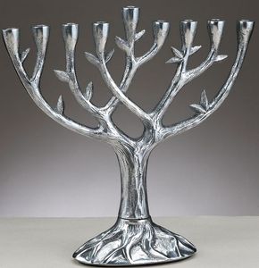 Magnifiques Chandeliers Menorah Artisanaux Décoratifs pour la Maison – Présentoir de Table Religieux de Qualité Supérieure pour la Célébration de Hanouka en Métal - Product Image 1