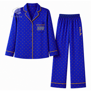 Conjunto de Pijama para Mujer con Estampado de Corazones Azules de la Hermandad Sigma Gamma Rho, con Botones al Frente, Manga Larga, Cuello con Muescas y Ribete en Contraste - Product Image 1