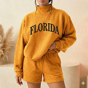 Conjunto de Top de Cuello Alto y Pantalones Cortos para Mujer, Suave, Cálido, Cómodo, para Uso Diario, Ropa Contemporánea - Product Image 1