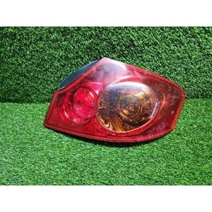 Luz Trasera Derecha Usada en Estado de Funcionamiento - Product Image 1