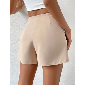 Jupe-short asymétrique plissée avec boutons sur le côté - Product Image 3