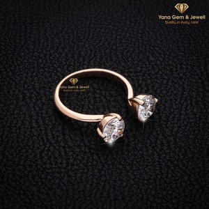 แหวนเปิดทรงกลมสไตล์คลาสสิกสำหรับผู้หญิง ทำจากทองคำแท้สีโรสโกลด์ 14K ประดับเพชร CVD 2 กะรัต ผลิตในห้องปฏิบัติการ ได้รับการรับรองจาก IGI สี D ความใส VVS2 - Product Image 2