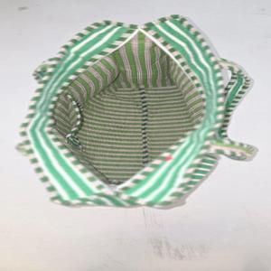 Quilted Cotton Geometric Pattern Tote Bag with Zipper Closure Shopping & Travel Bag - Product Image 3