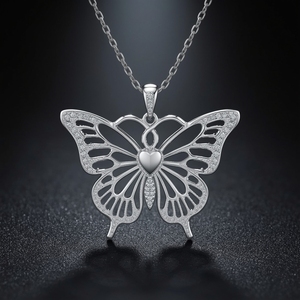 Collier pendentif papillon en or massif 14 carats avec ailes serties de diamants et motif cœur, bijoux fins, collier élégant et luxueux pour femmes - Product Image 4