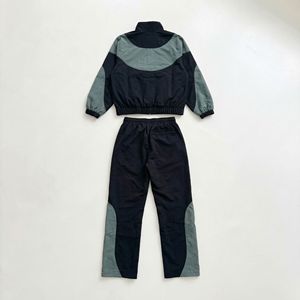 Conjunto de Chándal Personalizado OEM para Hombre, Sudadera con Capucha de Algodón French Terry y Pantalones Jogger de Nylon Estilo Urbano - Product Image 1