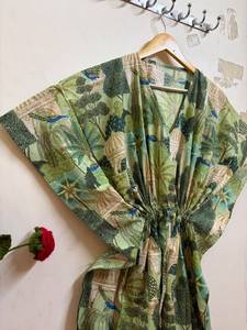 Robe longue décontractée en coton vert à imprimé floral pour femme, col en V, manches chauve-souris, imprimé safari, tenue de vacances, tunique d'été décontractée, coupe classique - Product Image 2