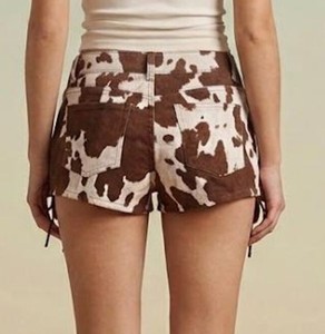 Shorts en cuir de vachette pour femmes, cuir de vachette véritable de qualité supérieure, taille haute, style classique, mode décontractée, streetwear tendance, fournisseur de shorts - Product Image 6