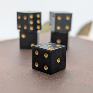 Dés à six faces en résine rose faits à la main, écologiques, personnalisés en usine, en vrac, pour jeux de société, accessoires de jeu de table en acrylique - Product Image 4